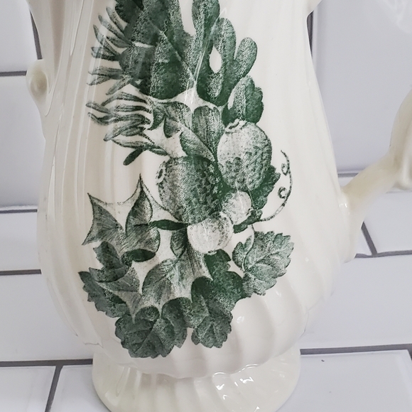 Made in Portugal Medium size Ceramic Pitcher Green - Picture 2 of 12